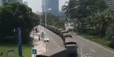 Chinese army in Shenzhen, bordering Hong Kong