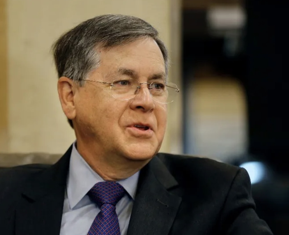 David Satterfield speaks in Iraq.