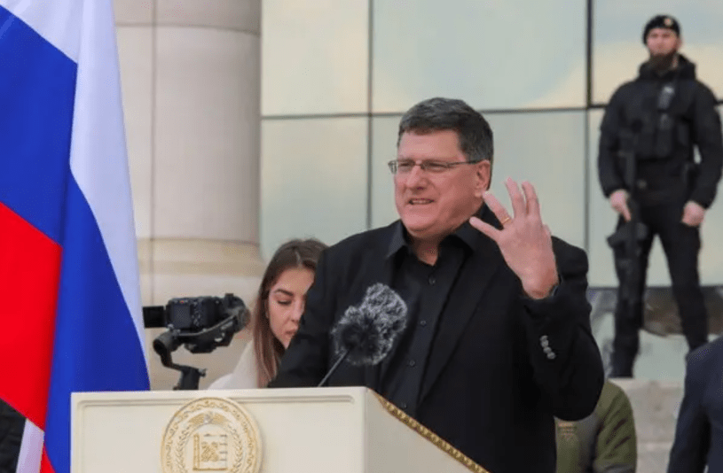 Ritter addressing service members of the Chechen special forces and military units within Russia's defense and security troops during a ceremony in Russia